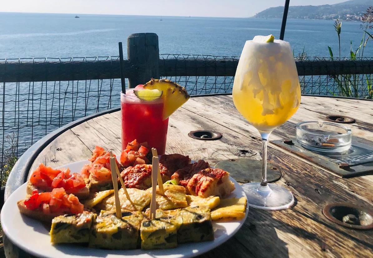 Ristoro La Vesca, una terrazza sul mare da vivere a ogni ora