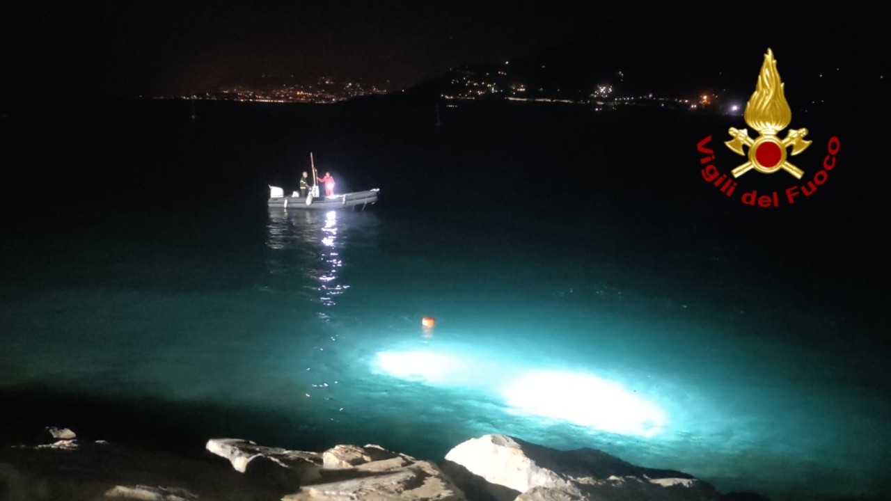 Continuano le ricerche dei due ragazzi dispersi in mare alle Calandre
