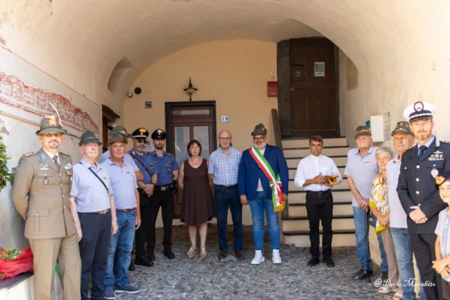 Il Sindaco Giorgio Giuffra torna in pubblico – con il cappello d’alpino del papà – dopo il “Caso Superbonus”