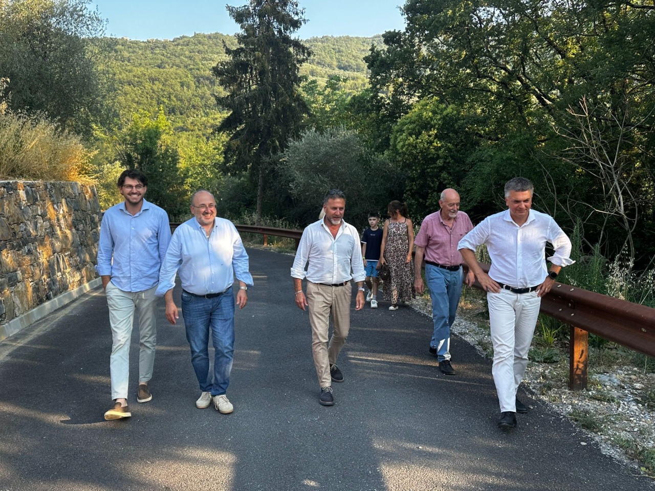 Il viceministro  Edoardo Rixi e l’assessore regionale  Alessandro Piana visitano la casa di riposo di Borgomaro