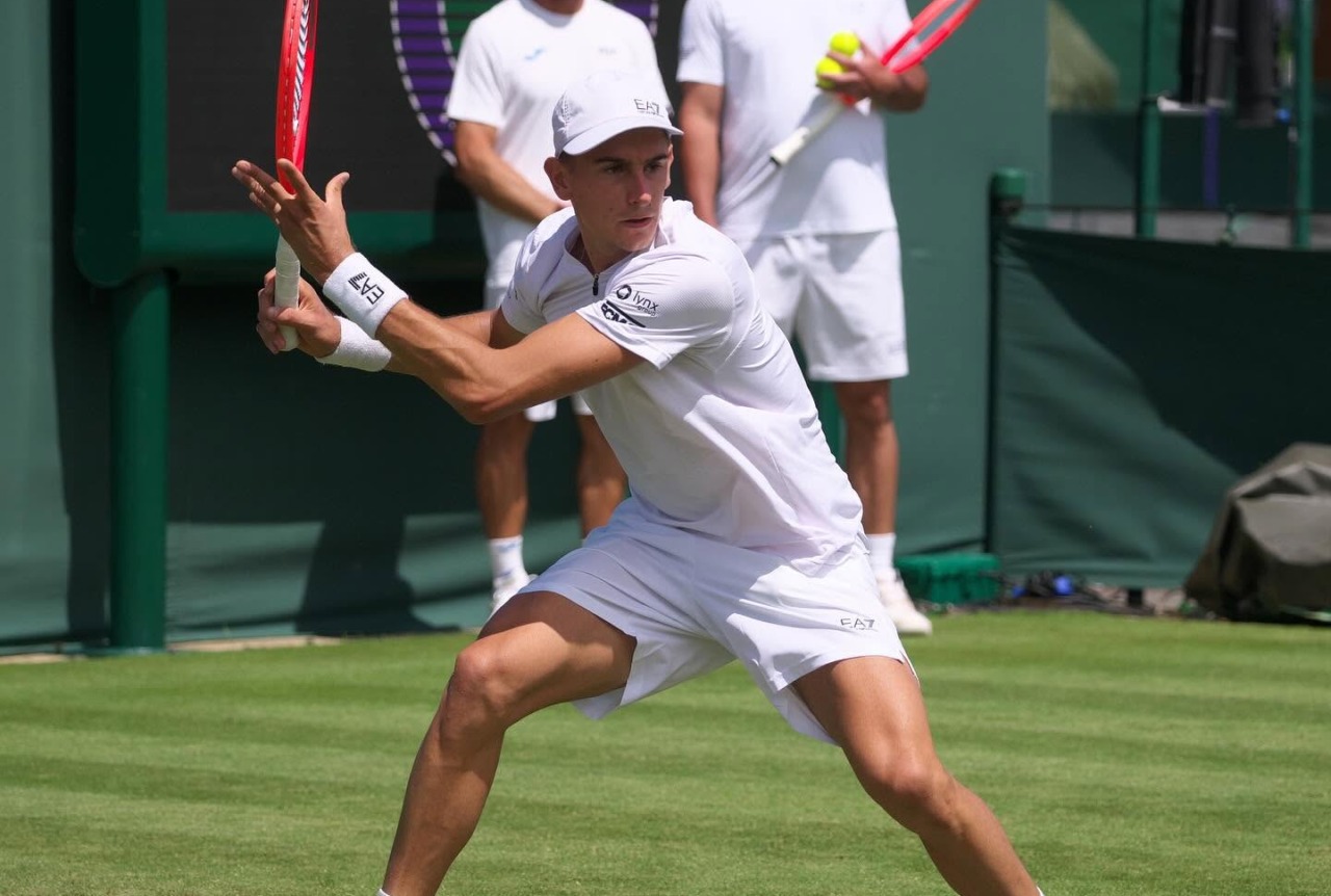Matteo Arnaldi passa le qualificazioni sull’erba di Eastbourne