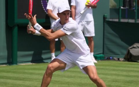 Matteo Arnaldi passa le qualificazioni sull’erba di Eastbourne