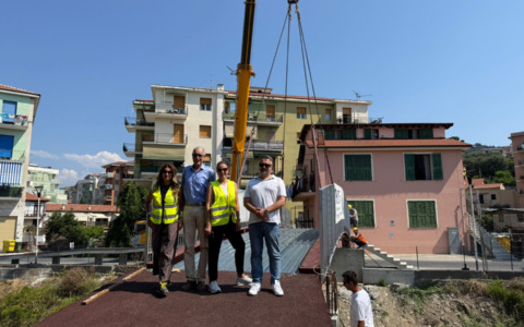 Imperia nuova passarella di collegamento per il quartiere di Castelvecchio