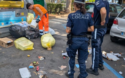 Controlli a tappeto sui rifiuti: stretta sul degrado tra centro e periferie