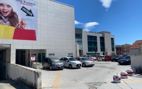 Sopralluogo all’ex Isnardi. Lunedì area blindata e bonifica
