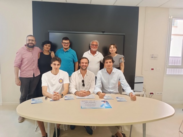 Amici di Colombo donano materiale al Me-Lab di Arma