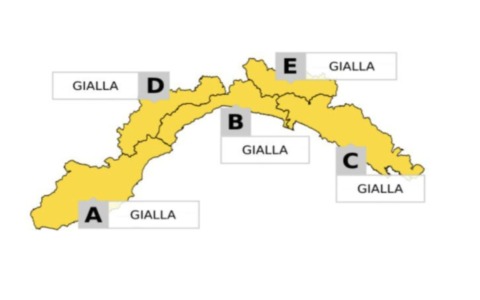 Allerta gialla per forti temporali domani