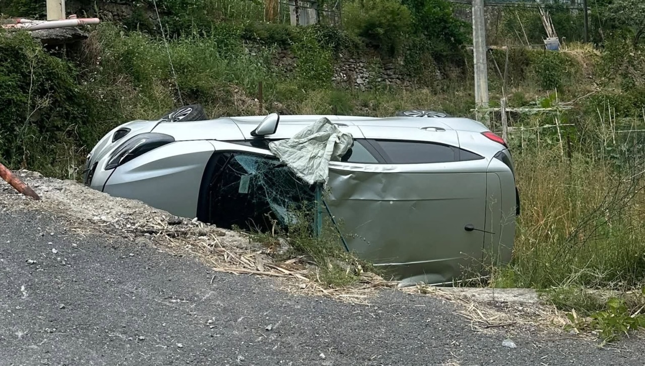 Medico di Pigna si capotta con l’auto a Dolceacqua