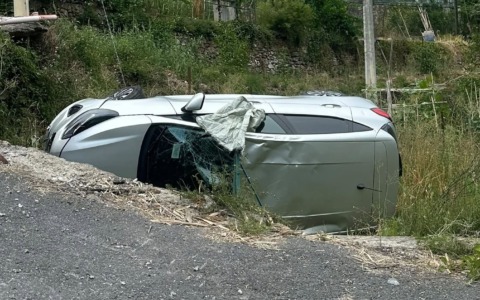 Medico di Pigna si capotta con l’auto a Dolceacqua