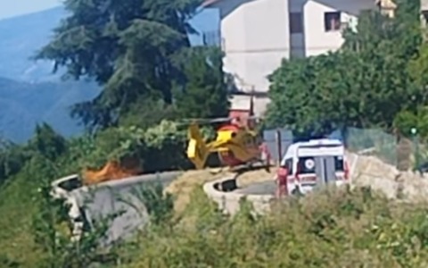 Altro incidente con il quad. Coppia finita fuori strada a Rezzo. Una persona grave