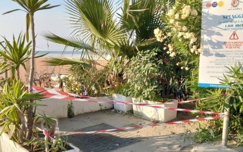 La doccia riparata a tempo di record dall’assessore Ester D’Agostino alla Marina si attira complimenti