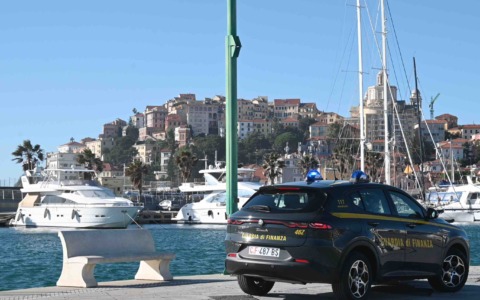 Marina di Imperia: blitz della Guardia di Finanza nel quartiere generale