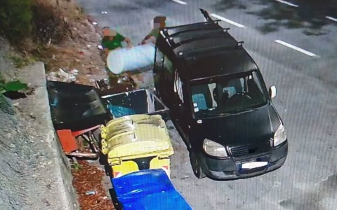 Ditta francese “beccata” a smaltire rifiuti ingombranti a Ventimiglia. Esulta il sindaco: “2mila euro di multa”