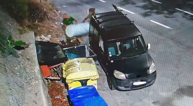 Ditta francese “beccata” a smaltire rifiuti ingombranti a Ventimiglia. Esulta il sindaco: “2mila euro di multa”