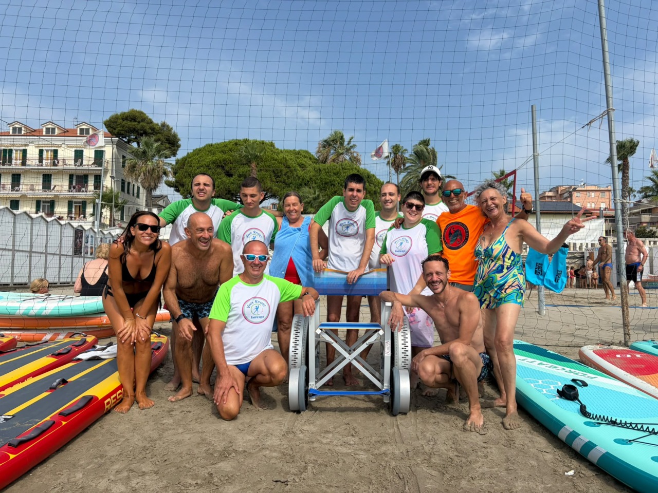 Nuova carrozzina da mare per persone con disabilità allo SportVillage di Diano Marina