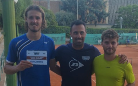 Gianluca Bellezza trionfa al torneo Open del Tennis Sanremo