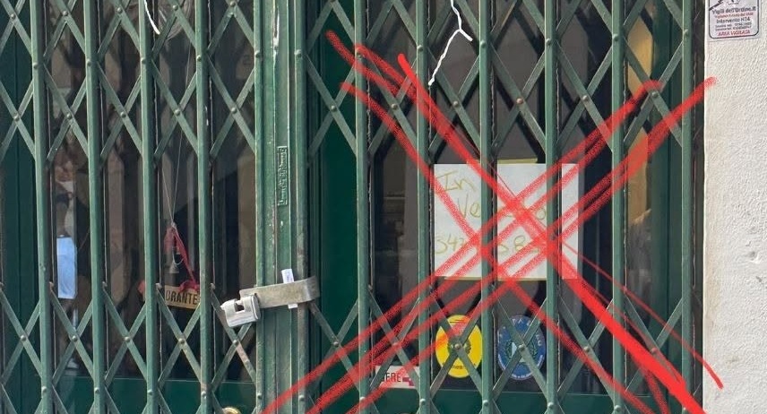 Il locale delle storiche “Cantine Sanremesi” di via Palazzo “NON E’ IN VENDITA!”. Il singolare post del proprietario