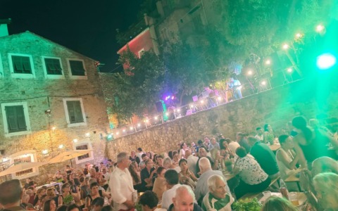 Stasera si bissa: sold out ieri sera alla sagra Du Cen