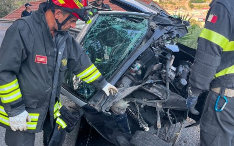 Scontro tra vetture a Camporosso. Un ferito grave al Santa Corona