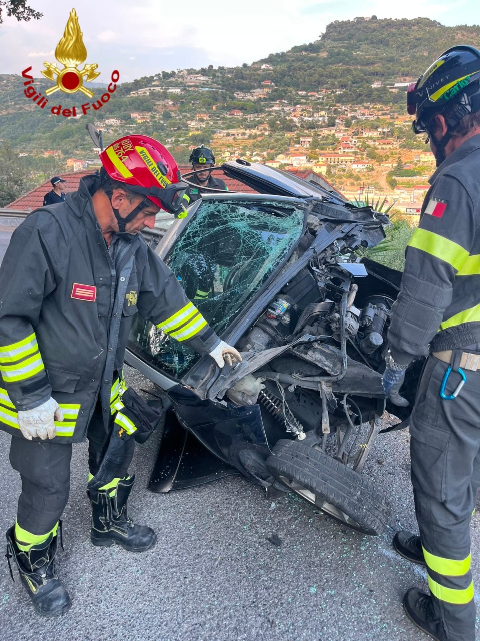 Scontro tra vetture a Camporosso. Un ferito grave al Santa Corona