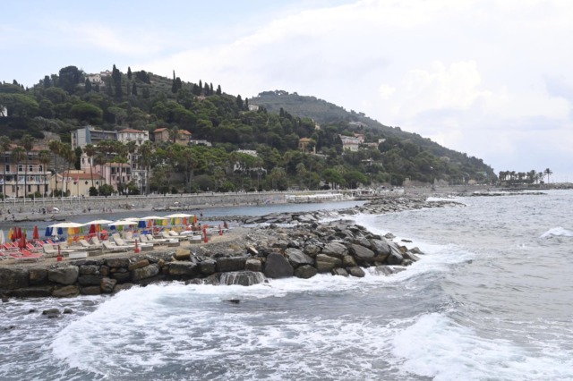 Divieto di balneazione in due zone a Imperia