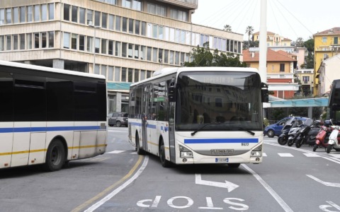 Pensionamento anticipato per 25 dipendenti della Riviera Trasporti