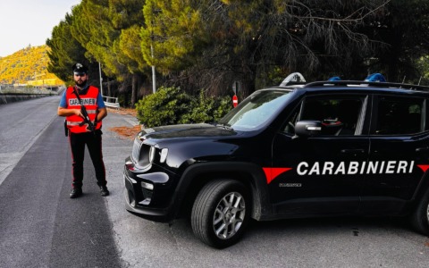 Due arresti per tentato omicidio e porto illegale di arma da fuoco