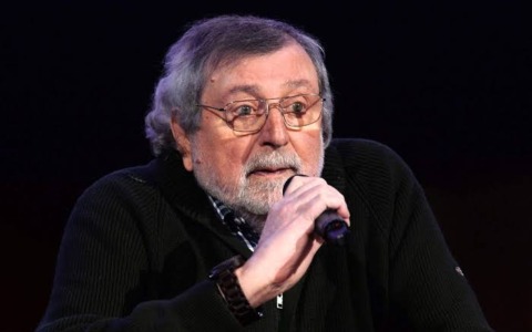 È morto Francesco Guccini. Il legame con Sanremo e il Tenco