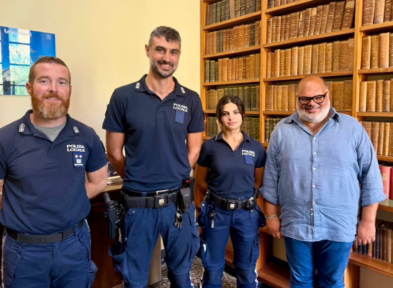 Due surfisti salvati dagli agenti di Polizia Locale di Riva Ligure