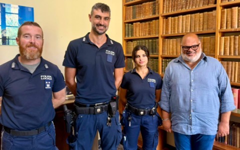 Due surfisti salvati dagli agenti di Polizia Locale di Riva Ligure