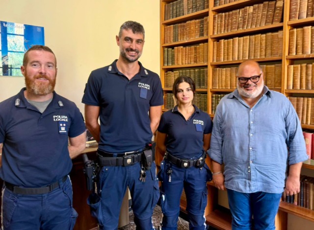 Due surfisti salvati dagli agenti di Polizia Locale di Riva Ligure