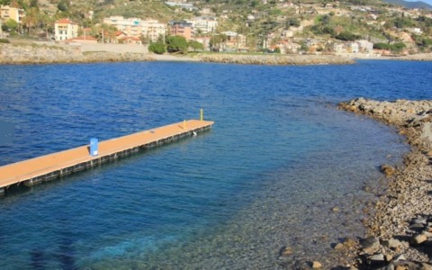 E’ stata identificata la donna trovata morta in mare ieri pomeriggio a Bordighera