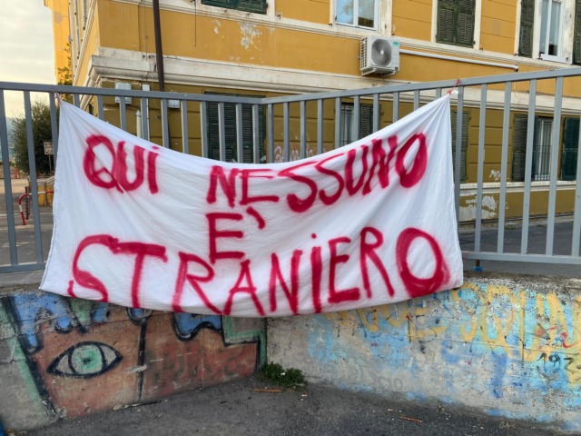 «Qui nessuno è straniero». Liceo Amoretti contro il tetto del 30% nelle classi
