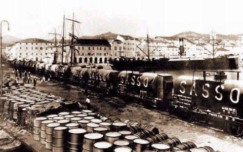 Calata Cuneo, una targa per ricordare chi salvò il porto dalla distruzione nel 1945