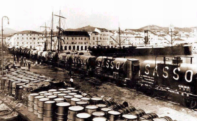 Calata Cuneo, una targa per ricordare chi salvò il porto dalla distruzione nel 1945
