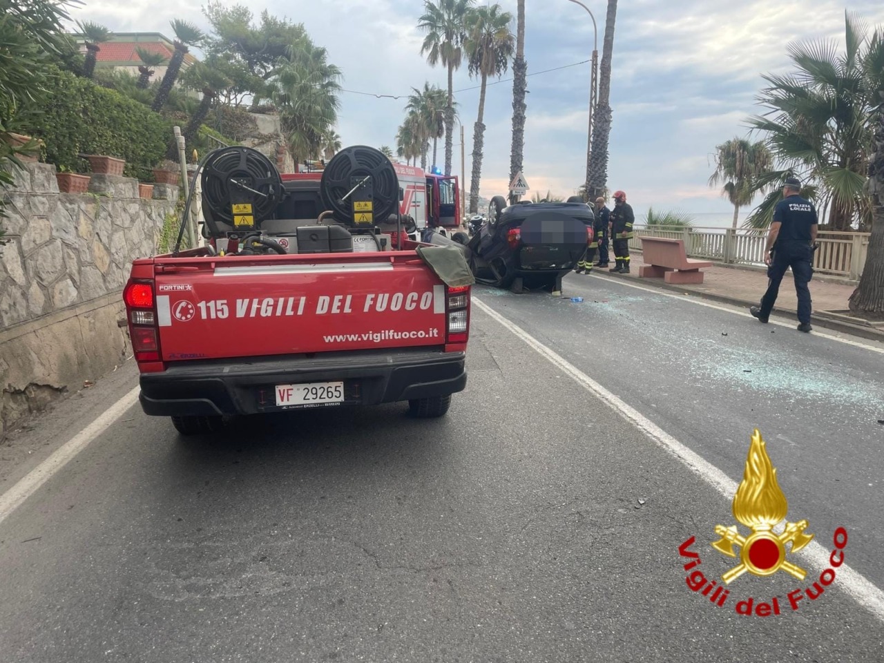 Auto si ribalta a Sanremo, ferita una donna