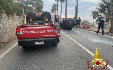 Auto si ribalta a Sanremo, ferita una donna
