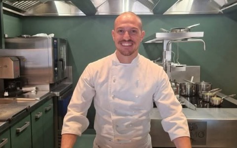 Uno chef stellato apre un locale in Riviera, il Petricore di Riccardo Merli