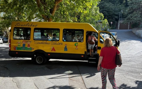 Rocchetta Nervina, arrivato lo scuolabus per i bambini del paese
