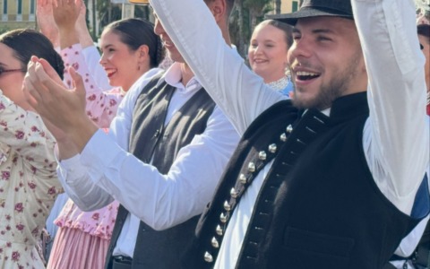 Diano Marina, il folklore internazionale conquista il pubblico
