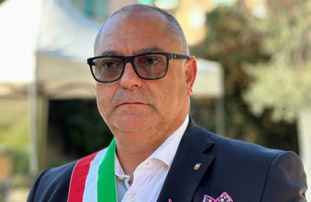 Pugno duro di Vallecrosia sui furbetti dei rifiuti: 3.500 euro di multe con le telecamere