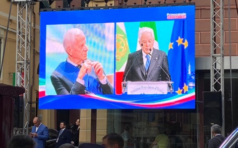 Sergio Mattarella è arrivato a Imperia. Il messaggio del Presidente: «Completare la transizione delle Province»