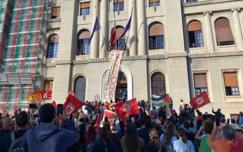 «Mattinata di condivisione e ascolto? Gli gridavamo vattene»