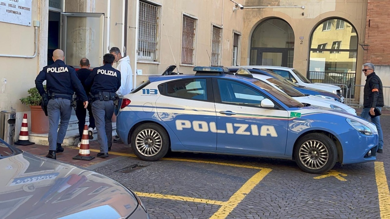 Otto arresti alla frontiera, tra latitanti e passeur