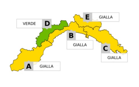 Pioggia in arrivo, allerta gialla domani