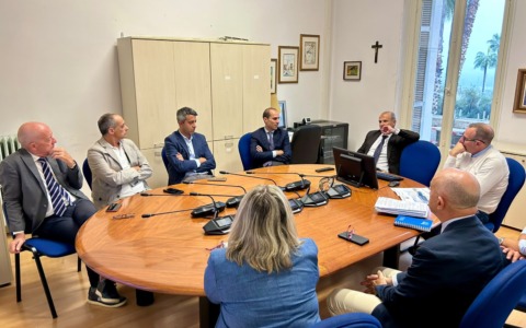 Incontro in Comune per parlare della  gestione del Palasport